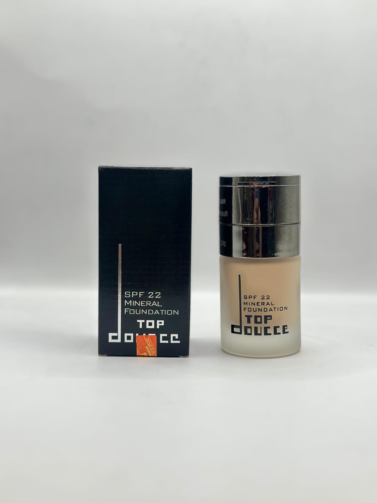 Doucce Top SPF 22 Mineral Foundation – Lightweight Coverage & Sun Protection